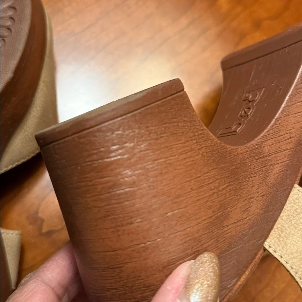 boc Beige/Tan Slingback Clog Heels - Picture 3 of 7